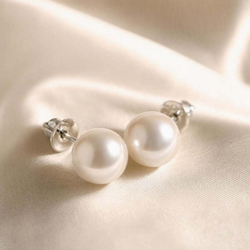Sterling silver posts on the pearl studs
